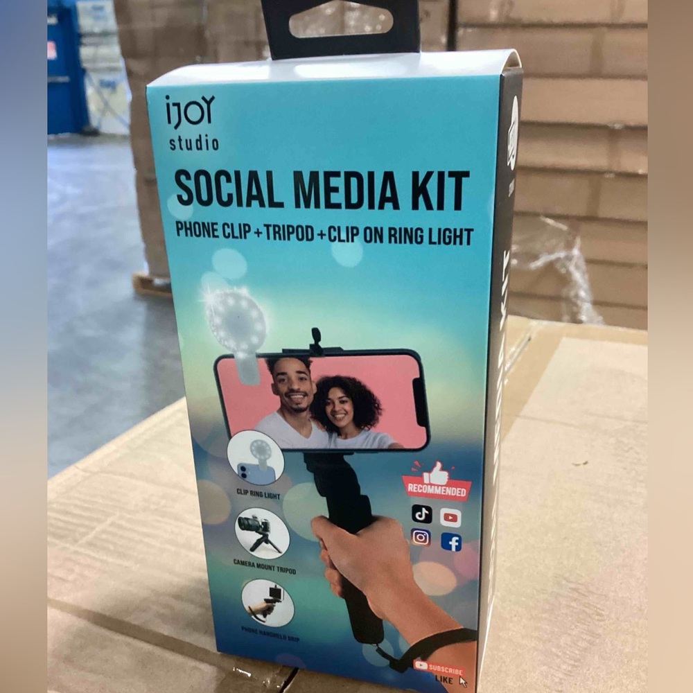 Social Media Kit 2021 Makeup Live Stream YouTube Video Live Stream